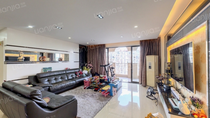 万科兰乔圣菲二手房实景图