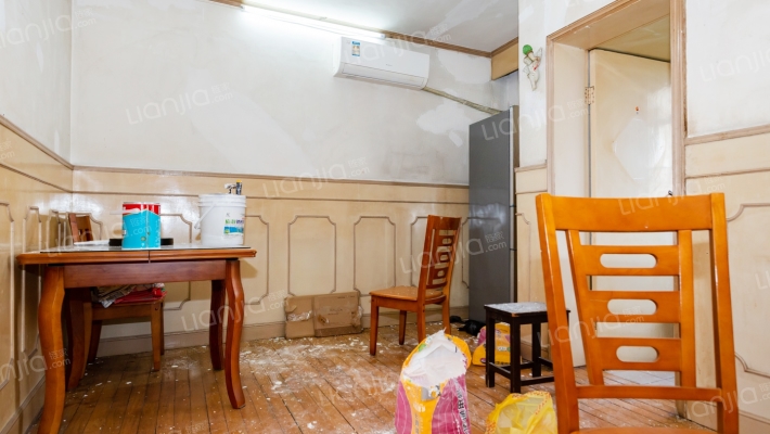 龙柏四村三小区二手房实景图