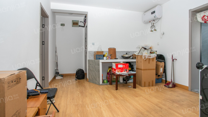 卫春三街坊二手房实景图