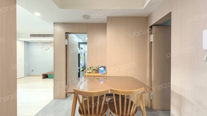 越纪公寓二手房实景图