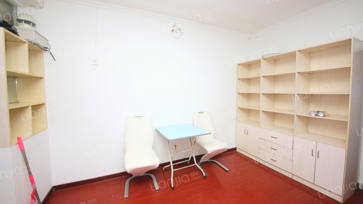 十八进二手房实景图