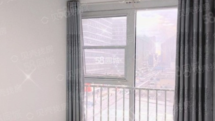 新！一 小十中润达国际悦公馆精装单身公寓出售-阳台