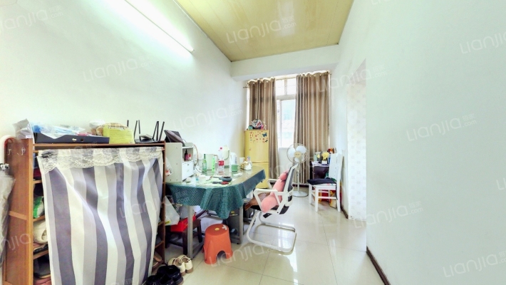 简易社区外贸小区二手房实景图