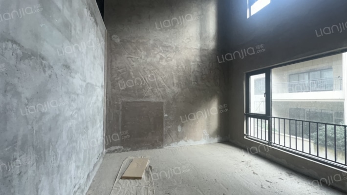 万科理想城·玲珑别院二手房实景图