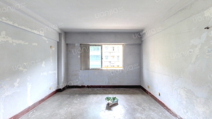 肖家村四巷8号二手房实景图