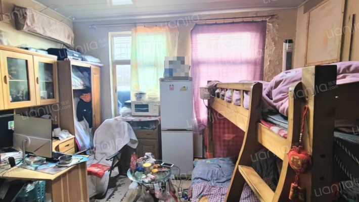 卫安里二手房实景图