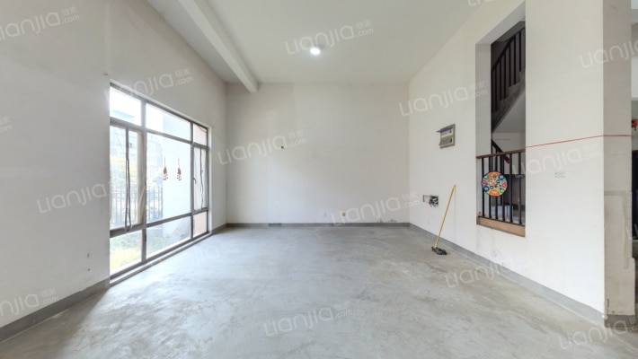 天和湖滨家园(别墅)二手房实景图