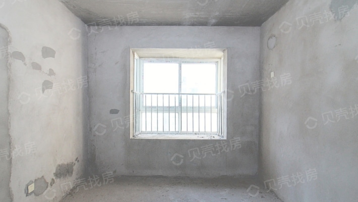 楼层合适，全年阳光无遮挡，卫生间有独立的窗户-卧室B