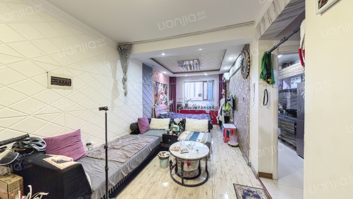 香槟蓝郡二手房实景图