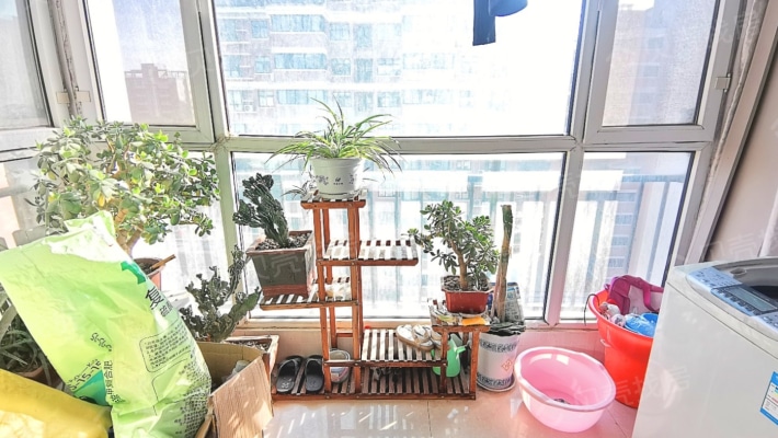 空港北区 香港花园 房本满二可按揭 带家具家电-阳台
