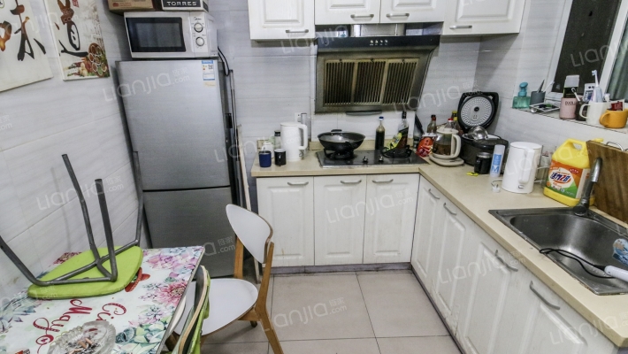 安顺路271号二手房实景图