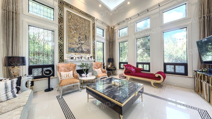 银涛高尔夫别墅二手房实景图