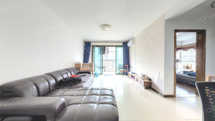 沁芳名苑二手房实景图