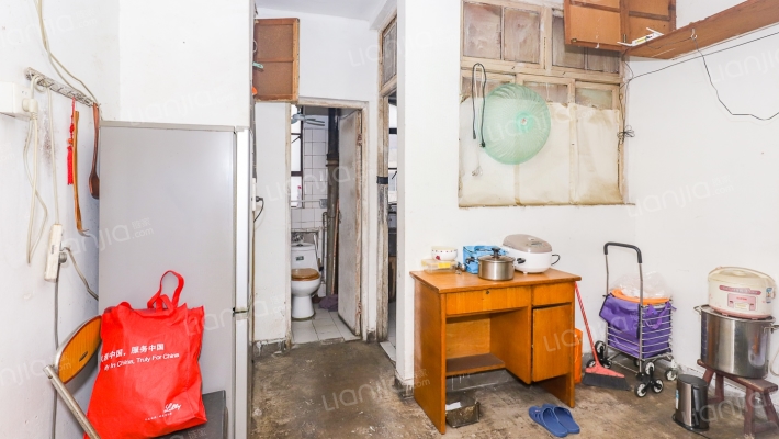 岭南路700弄二手房实景图