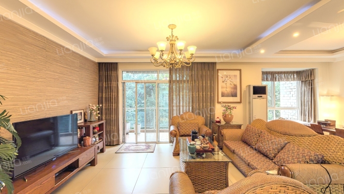 晋愉绿岛二手房实景图