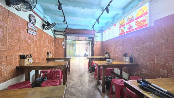 爵版街2号二手房实景图