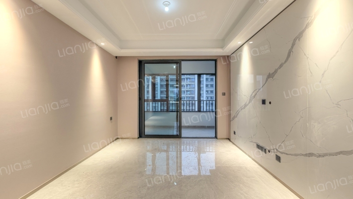 兴港和昌湖畔云栖二手房实景图