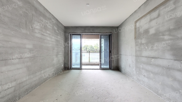 绿地公园里A组团二手房实景图