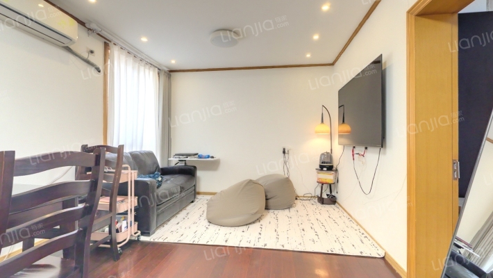 德华路226弄二手房实景图