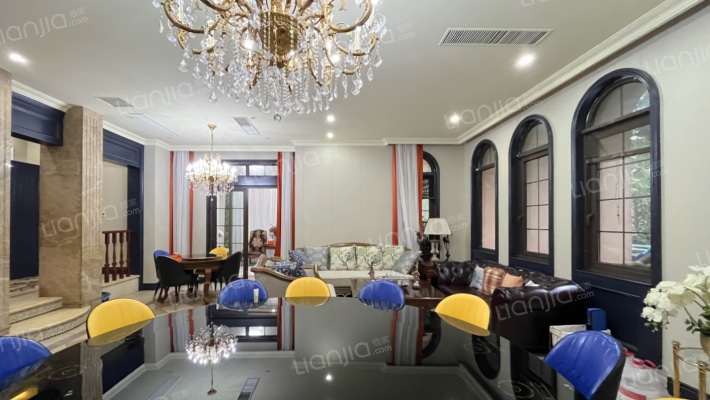 蓝湖郡西岸六组团二手房实景图