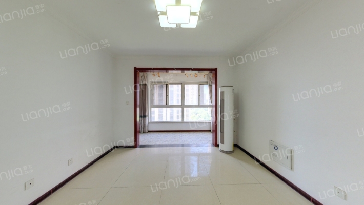 五湖名邸东区二手房实景图