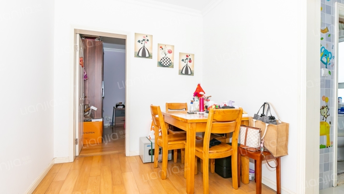 辉河大楼二手房实景图