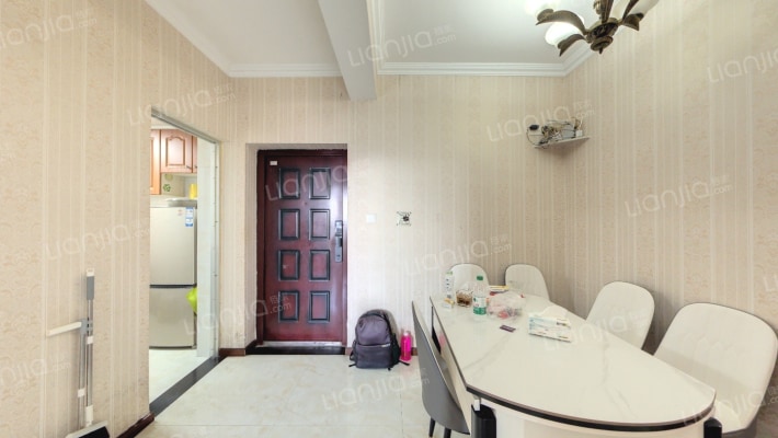 128国际公寓二手房实景图