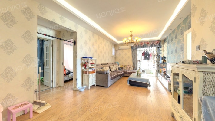 乾唐华府二手房实景图