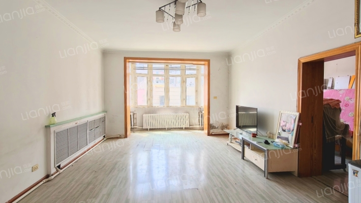 交警队家属楼二手房实景图