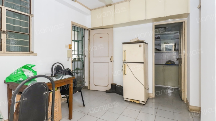 场中路2601弄二手房实景图