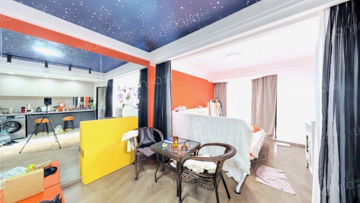 青年公寓二手房实景图