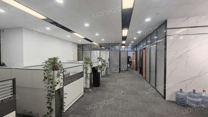 绿地双子塔二手房实景图