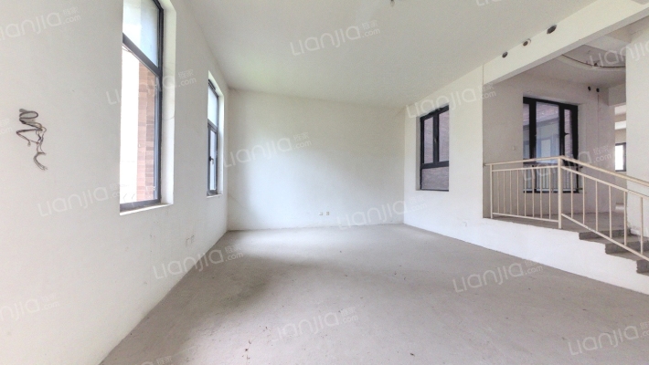 中海峰墅二手房实景图