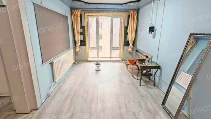 青岛街针织楼二手房实景图