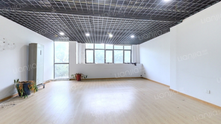 明发财富中心二手房实景图