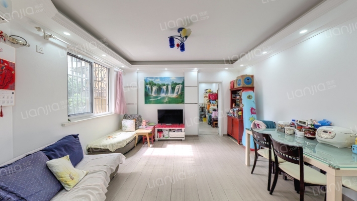 爱中爱华公寓二手房实景图