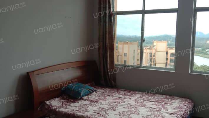 江畔水晶二手房实景图