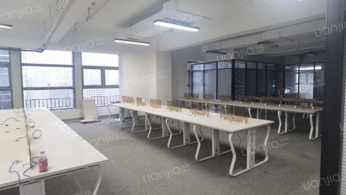 摩尔中心二手房实景图