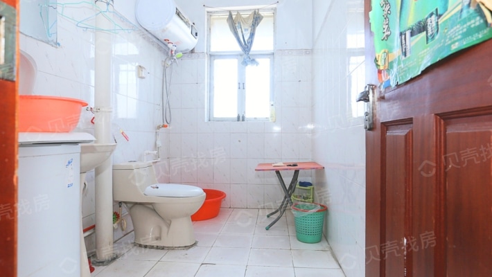 汉阳小区 简单装修 户型好 位置好 看房方便-卫生间