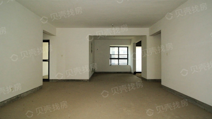 中间楼层4室180平，有证满二，产权清晰可贷款带车位-客厅