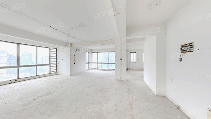 春江崋庭二手房实景图