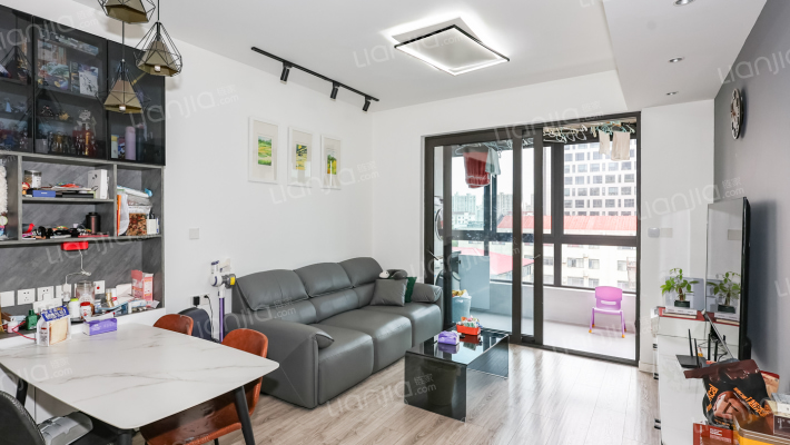 同济融创玫瑰公馆二手房实景图