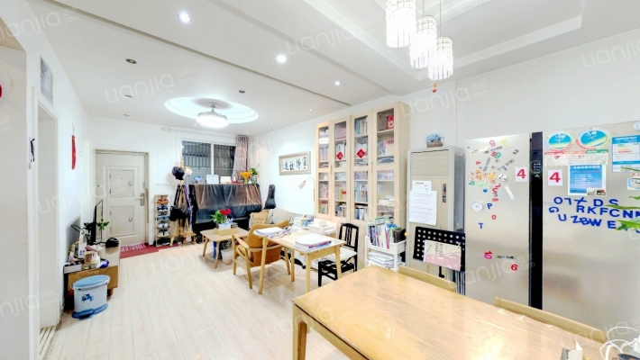 爱建新村二手房实景图