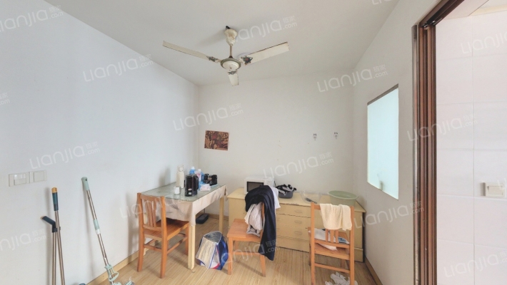 曹一社区纺工大院二手房实景图