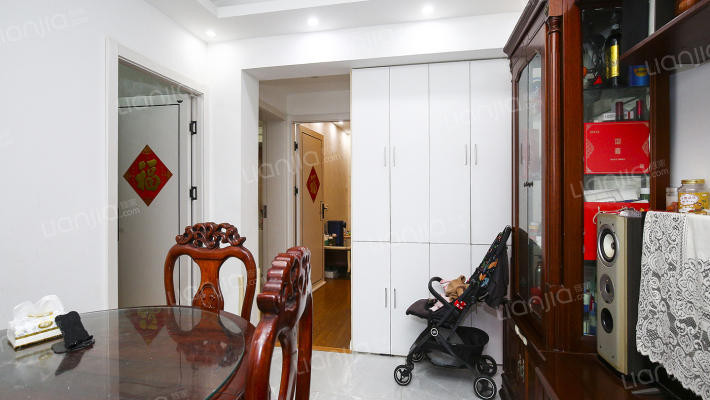 奎照路411弄二手房实景图