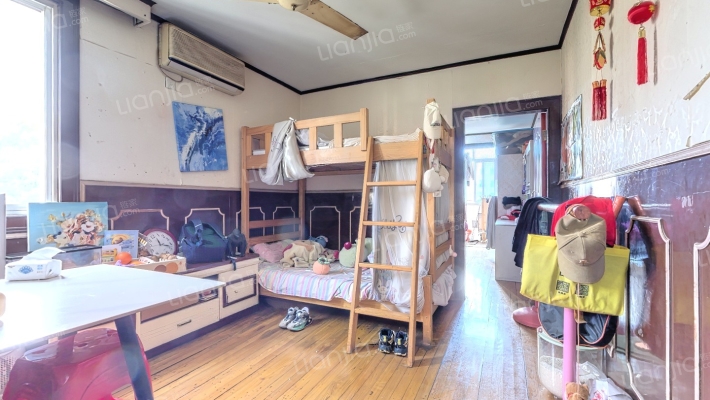 桃浦四村易居紫荆苑二手房实景图