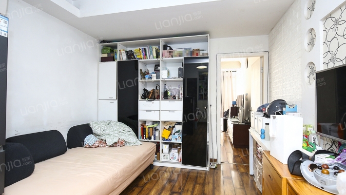 万安路979弄二手房实景图