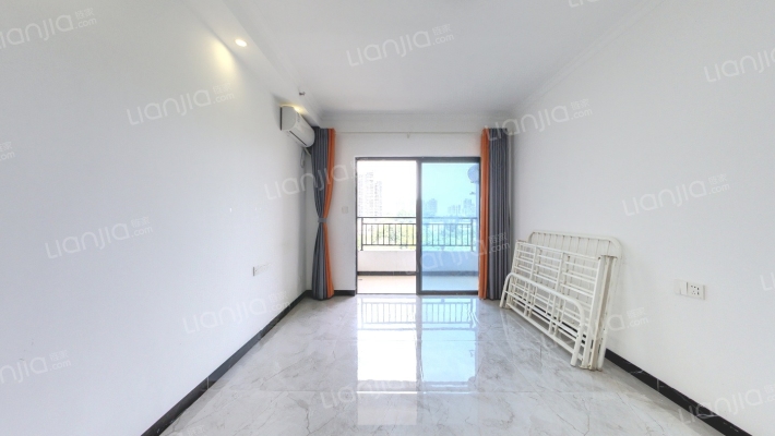 越秀星汇品峰四期二手房实景图