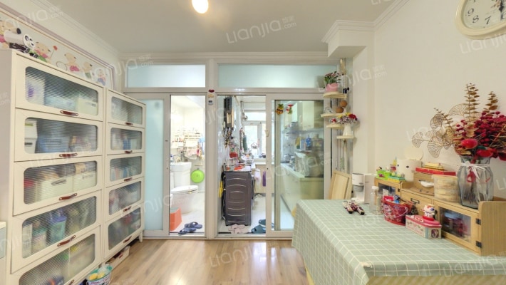 地铁楼二手房实景图