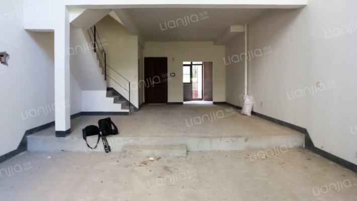 融创嘉德庄园一期二手房实景图